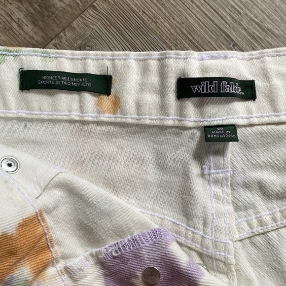 High Rise Shorts - Picture 3 of 3